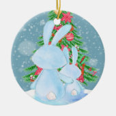 Twee Kute Bunny Rabbits-kerstbomen in sneeuw Keramisch Ornament (Voorkant)
