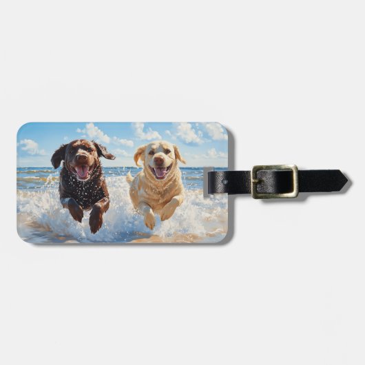 Twee Labrador Retrievers op het strand Bagagelabel (Voorkant horizontaal)