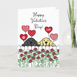 Twee Labradors die Valentijnskaartrozen kijken Feestdagen Kaart