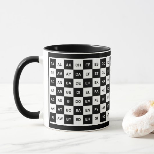 Twee letters: Black White Squares (Intl versie) Mok (Met donut)