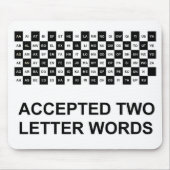 Twee letters: muis pad VS versie Muismat (Voorkant)