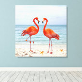 Twee levendige roze flamingo's op het strand Canva Canvas Afdruk (Insitu (Houten vloer))