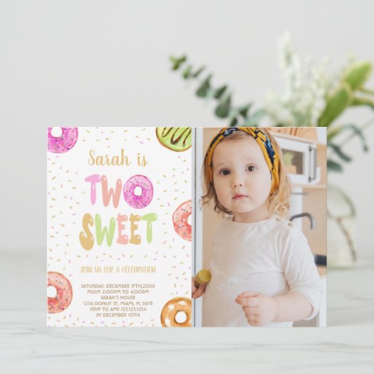Twee lichtfoto donut Birthday-uitnodigingen Kaart (Staand voorkant)