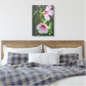 Twee lichtroze hibiscusbloemen canvas afdruk (Insitu (Slaapkamer))