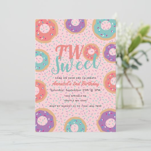Twee lieve donut kinderen verjaardag uitnodiging (Staand voorkant)