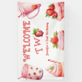 Twee lieve! Roze Meisje Aardbei 2e Verjaardag Spandoek (Verticaal)