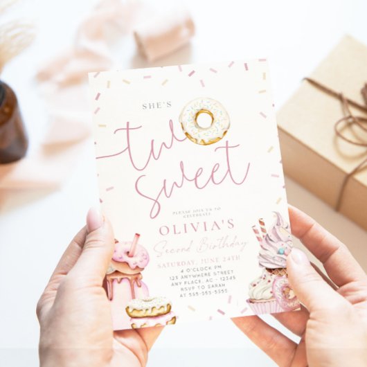 Twee lieve tweede verjaardag uitnodiging voor meis