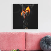Twee lucifers die elkaar omhelzen canvas afdruk (Insitu (Woonkamer))