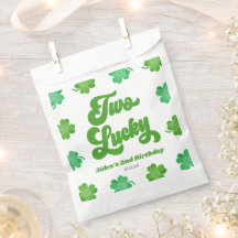 Twee Lucky Green Shamrock Clover 2de Verjaardagsfe
