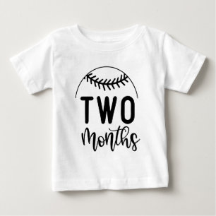 Twee maanden honkbal baby mijlpaal -
