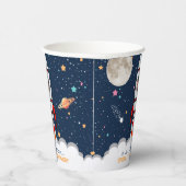 Twee maanden na de tweede verjaardag van de Moon R Papieren Bekers (Rechts)