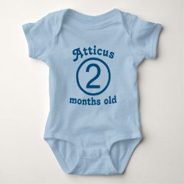Twee maanden oud gepersonaliseerd blauw romper