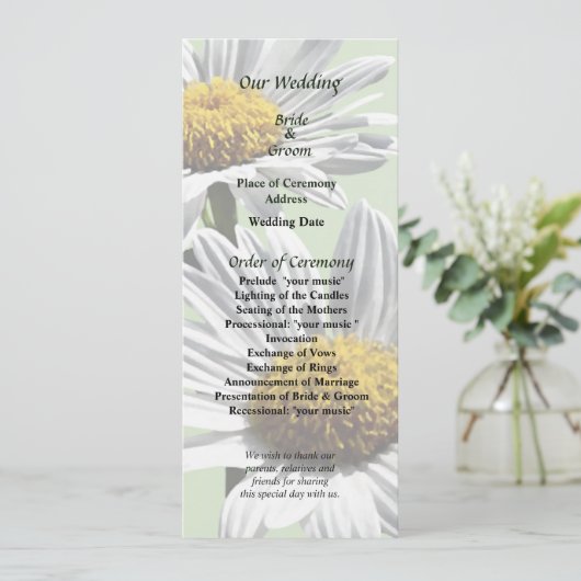 Twee madeliefjes in zonneschijn trouwprogramma programmakaart (Staand voorkant)