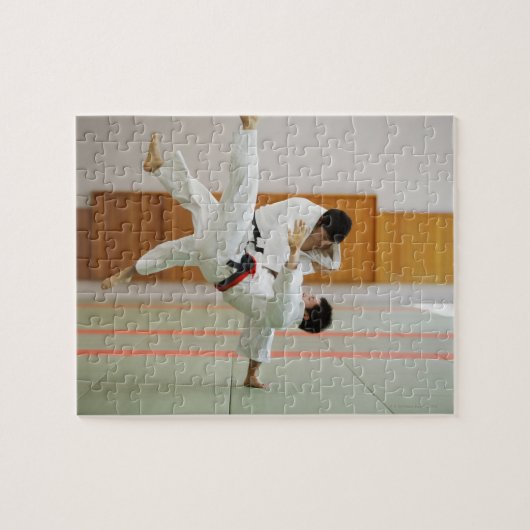 Twee Mannen die concurreren in een Judo Gelijke 3 Legpuzzel (Horizontaal)