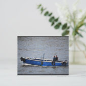 Twee Mannen en een Blauwe Boot Briefkaart (Staand voorkant)