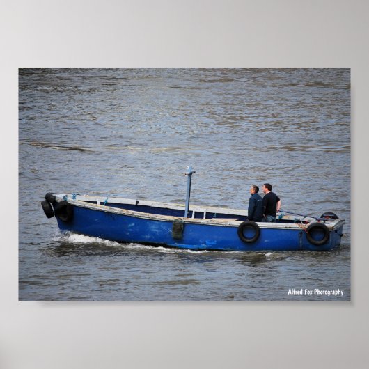 Twee Mannen en een Blauwe Boot Poster (Voorkant)