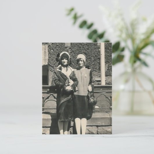 Twee mannen in slepen uit op de postkaart (Staand voorkant)