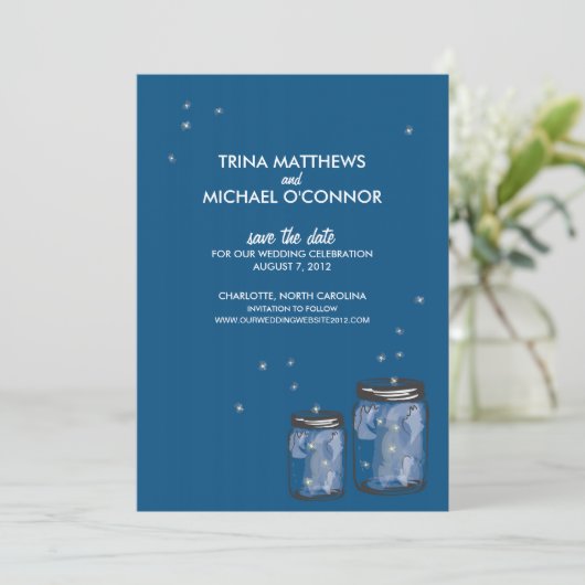 Twee Mason Jars & Fireflies sparen de Datum Save The Date (Staand voorkant)