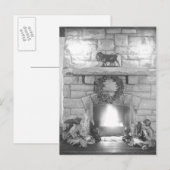 Twee meisjes die door een open haard bij Kerstmis Feestdagenkaart (Voorkant / Achterkant)