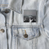 Twee mensen kijken vierkante button 5,1 cm (In situ)