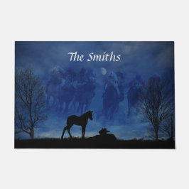 Twee met een steegje geharde kalkoenen van een ach deurmat