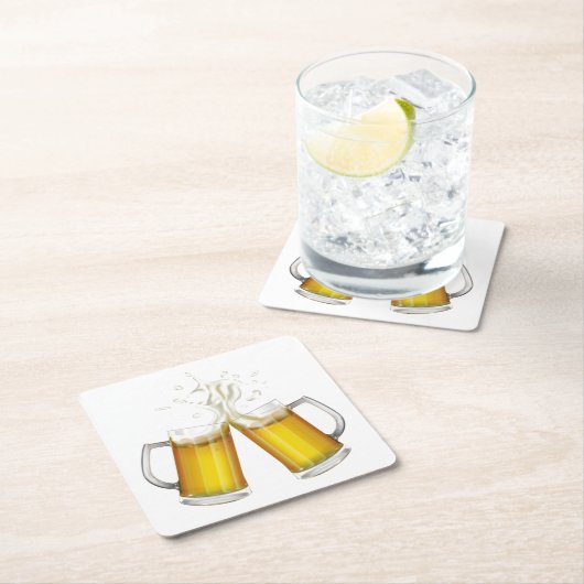 Twee mokken met een licht bier. kartonnen onderzetters (Insitu)