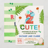 Twee moppige dinosaurus 2e verjaardagsuitnodiging kaart (Voorkant / Achterkant)