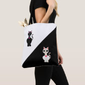 Twee Moppige Katten op Zwart & Wit Tote Bag (Dichtbij)