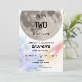 Twee naar de maan verjaardagsfeest uitnodiging (Staand voorkant)