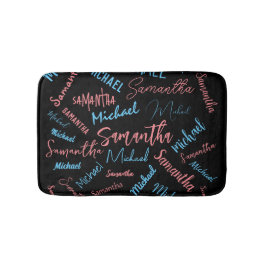 Twee namen stellen zich op monogram blauw lichtroz badmat