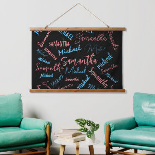 Twee namen stellen zich op monogram blauw lichtroz hangend wandkleed
