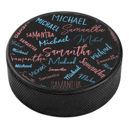 Twee namen stellen zich op monogram blauw lichtroz hockey puck