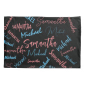 Twee namen stellen zich op monogram blauw lichtroz kussensloop (Achterkant)