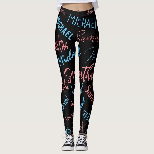 Twee namen stellen zich op monogram blauw lichtroz leggings (Voorkant)