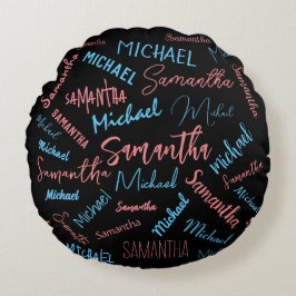 Twee namen stellen zich op monogram blauw lichtroz rond kussen