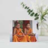 Twee Novice Monks studeren Briefkaart (Staand voorkant)