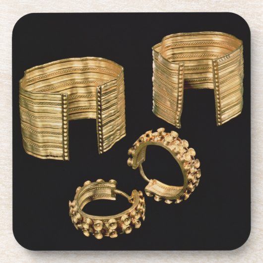 Twee open beugels en een paar oorringen drankjes onderzetter (Voorkant)