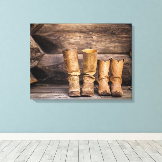 Twee paar versleten cowboylaarzen in blokhut canvas afdruk (Insitu (Houten vloer))