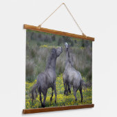 Twee paarden Buck en Play Hangend Wandkleed (Gebogen)