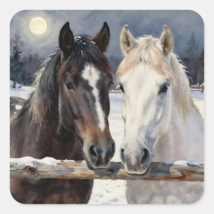 Twee paarden op een besneeuwde boerderij onder het vierkante sticker