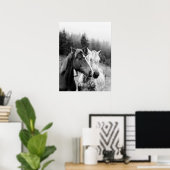 Twee paarden op een rustiek platteland poster (Thuiskantoor)