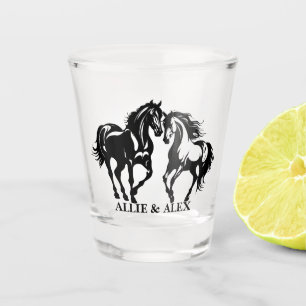 Twee paarden verliefd op zwart wit paardenliefhebb shot glas