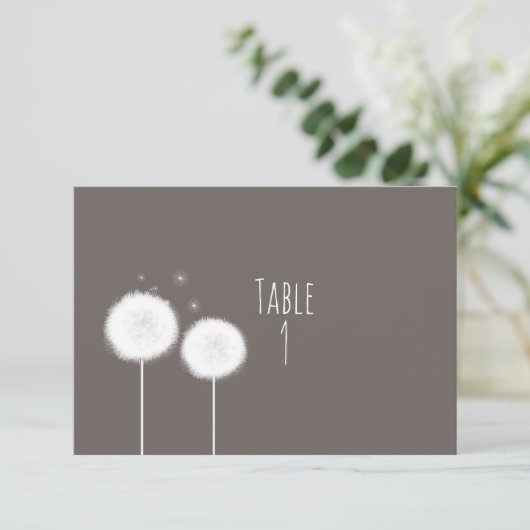 Twee Paardenbloemen Taupe Landelijke Tafel Nummerk Kaart (Staand voorkant)