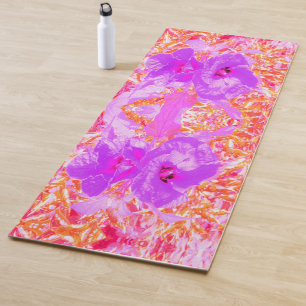 Twee Paarse en warme roze roze lui hibiscus op roo Yogamat