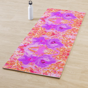 Twee Paarse en warme roze roze lui hibiscus op roo Yogamat