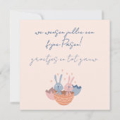 Twee paashaasjes in een eierdop. kaart (Achterkant)