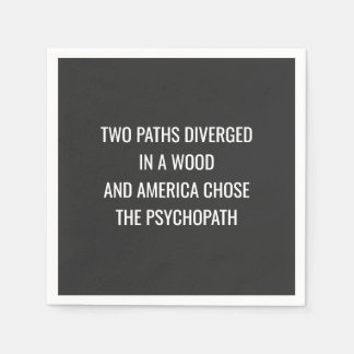 TWEE PADEN GINGEN UITEEN SERVET