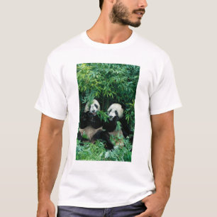 Twee panda's eten samen bamboe, Wolong T-shirt