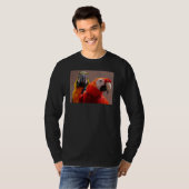 Twee papegaaien close-up t-shirt (Voorkant volledig)