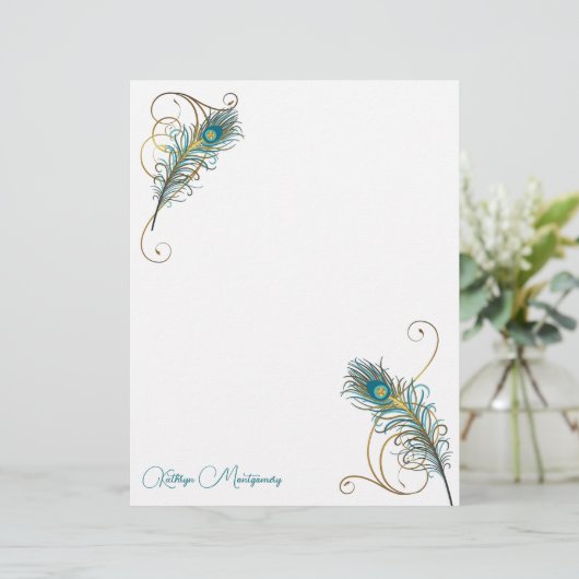 Twee Peacock Feathers en gouden Swirls met Blauwgr (Staand voorkant)